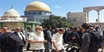 المستوطنون الصهاينة يقتحمون الحرم القدسي