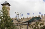 Extremists Raise Israeli Flag over Ibrahimi Mosque