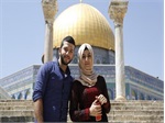 Young Palestinians take Aqsa marriage tradition online