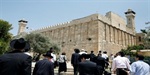 آلاف المستوطنين يدنسون حرم المسجد الإبراهيمي