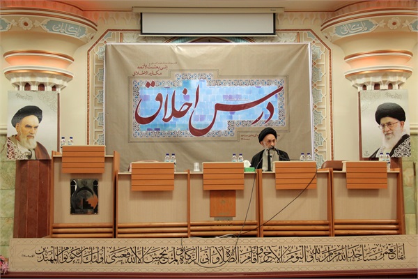 گزارش تصویری جلسه کارکنان مرکز رسیدگی به امور مساجد 8